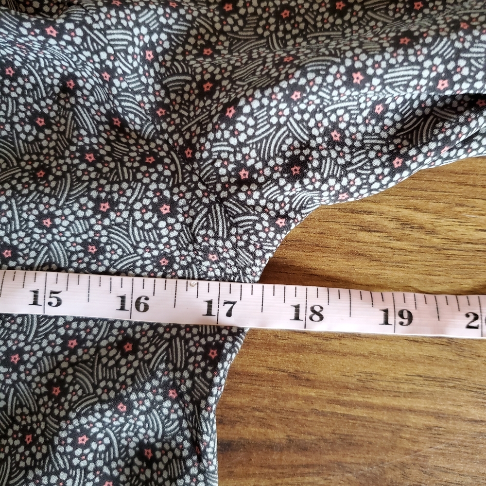 NEW LOFT Blouse Size Small Long Sleeve Floral - Picture 6 of 7